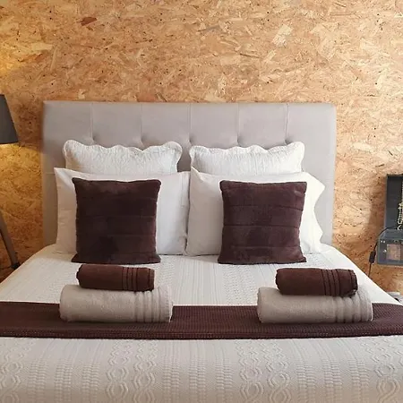Casa Do Criativo Bed and Breakfast