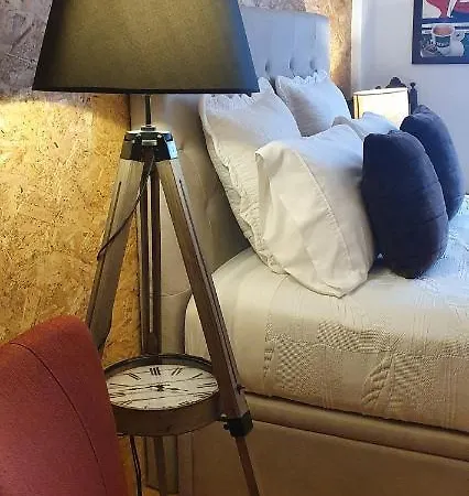 Bed & Breakfast Casa Do Criativo Almada