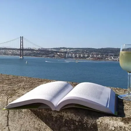 Casa Do Criativo Almada