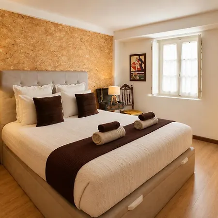 Bed & Breakfast Casa Do Criativo Almada