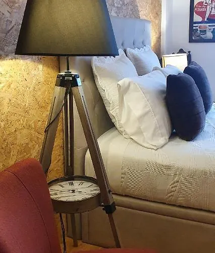 Bed & Breakfast Casa Do Criativo Almada